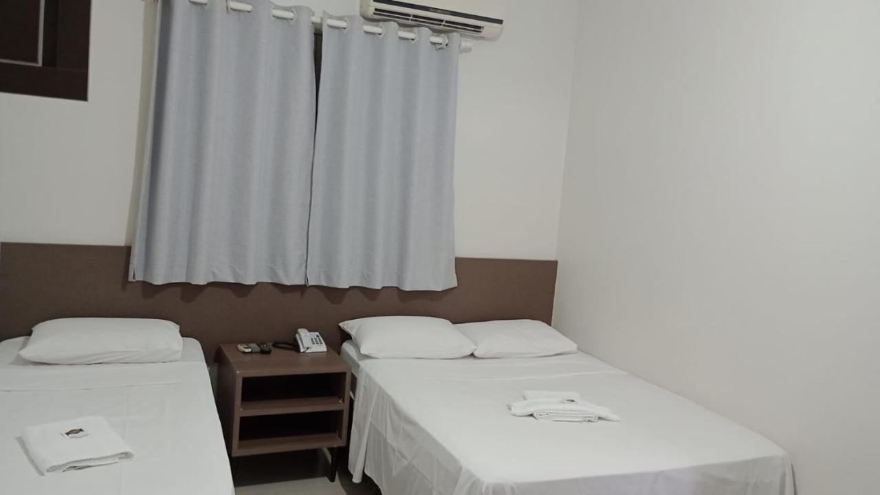 Hotel Plaza Pontes E Lacerda Extérieur photo